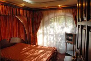 Отель Praha Hotel Ереван Одноместный номер с собственной ванной комнатой-1